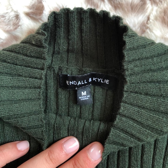 Green mock neck sweater - Picture 2 of 2